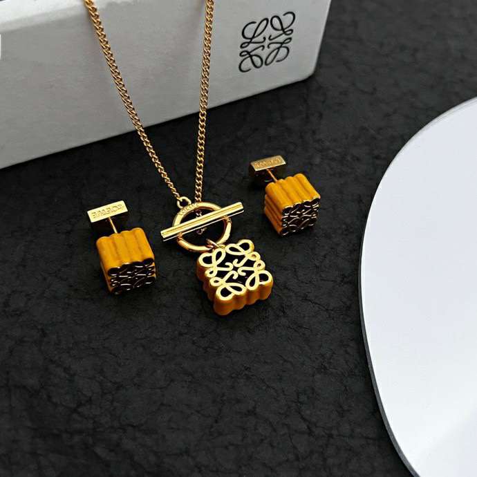 Picture of Loewe Necklace _SKULoewenecklace11lyw810596